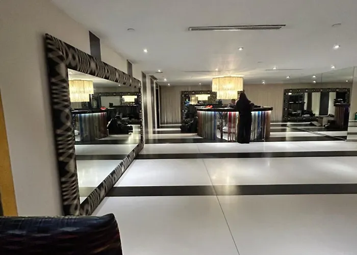Roomi Acqua Private Residences